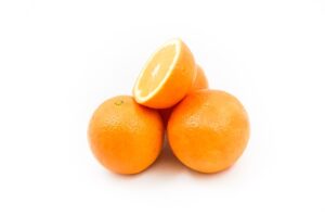 To og en halv appelsin.
