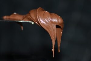 Skje med sjokoladepålegg